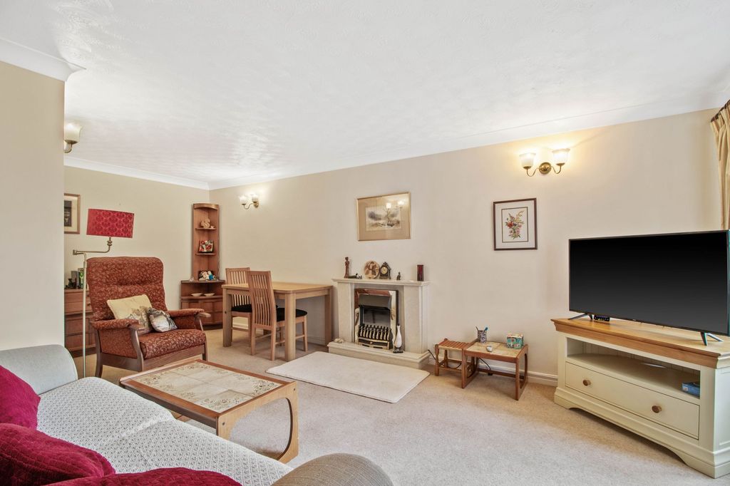 Property photo 3 of 14