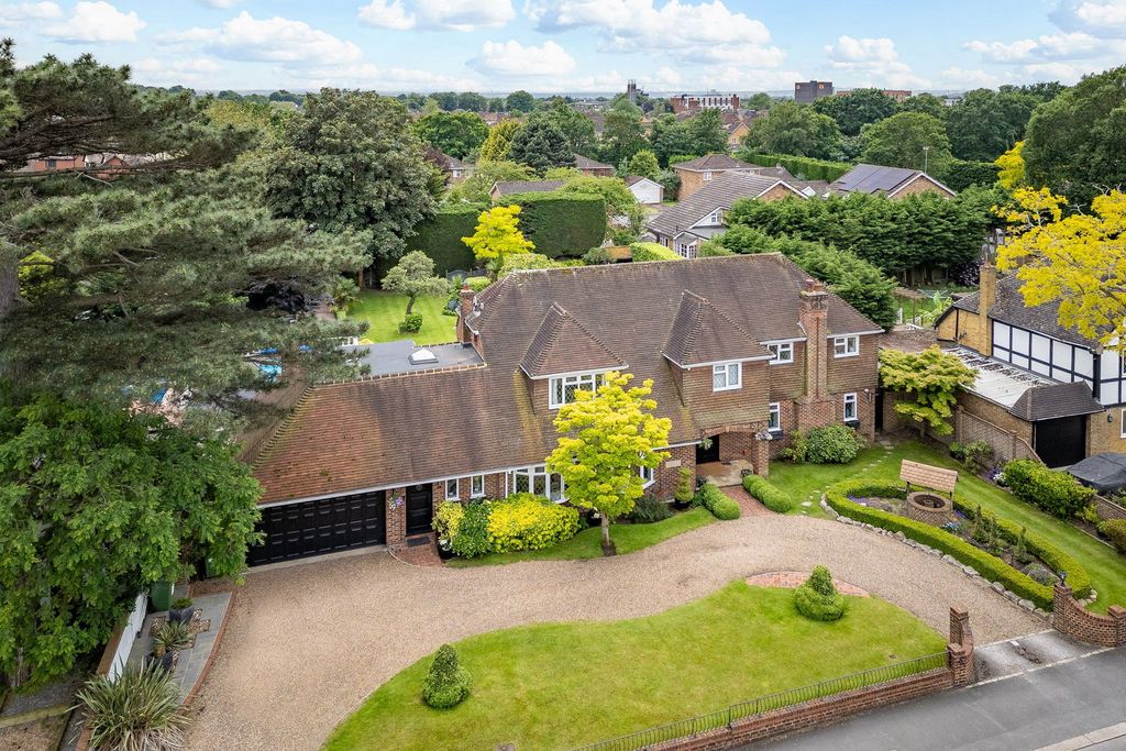 Property photo 1 of 39