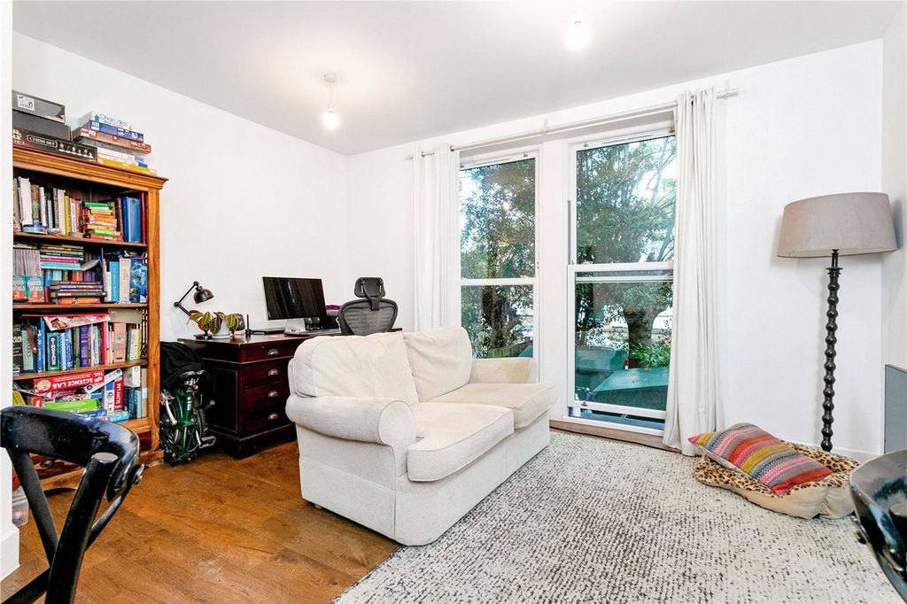 Property photo 2 of 12 Picture No. 01