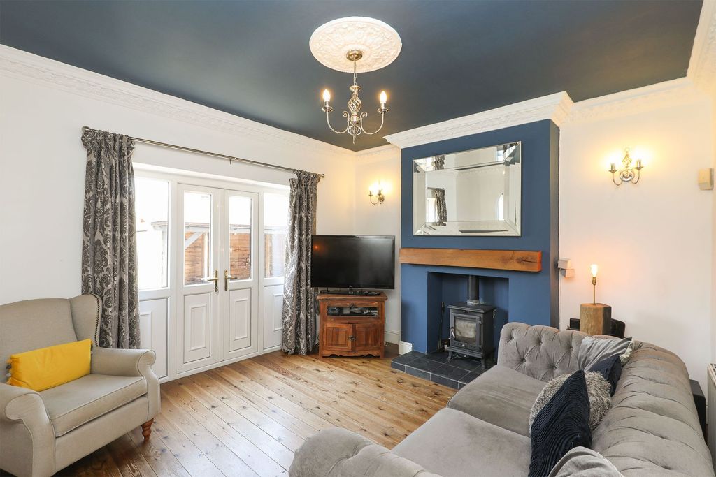 Property photo 2 of 43