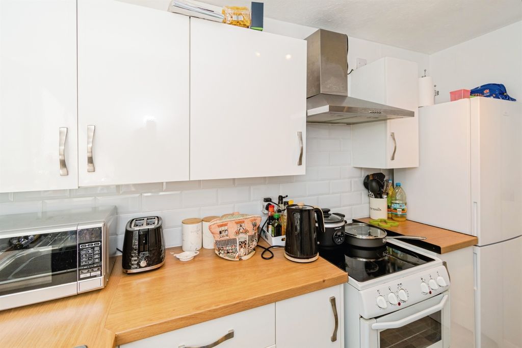 Property photo 3 of 14