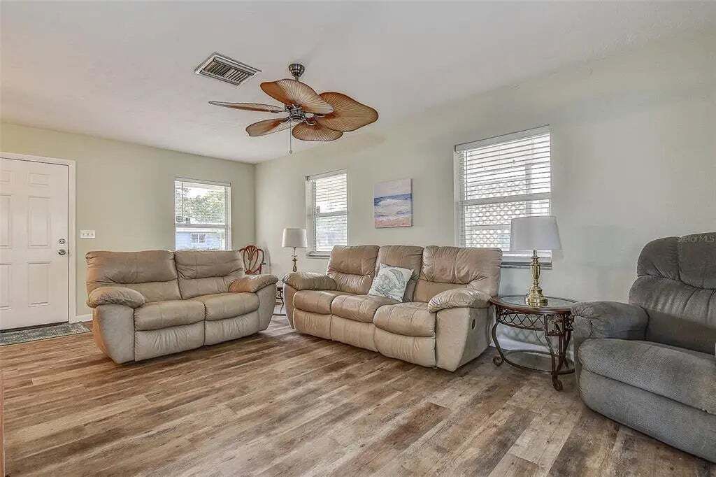 Property photo 2 of 20 <Alttext/>