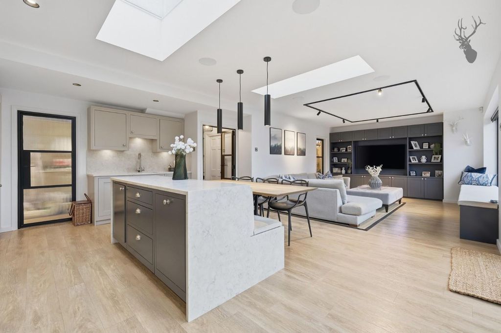 Additional image 4 of 5 bed detached house for saleBury Road, Epping CM16