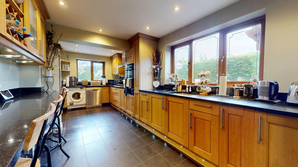 Property photo 3 of 39 4625196