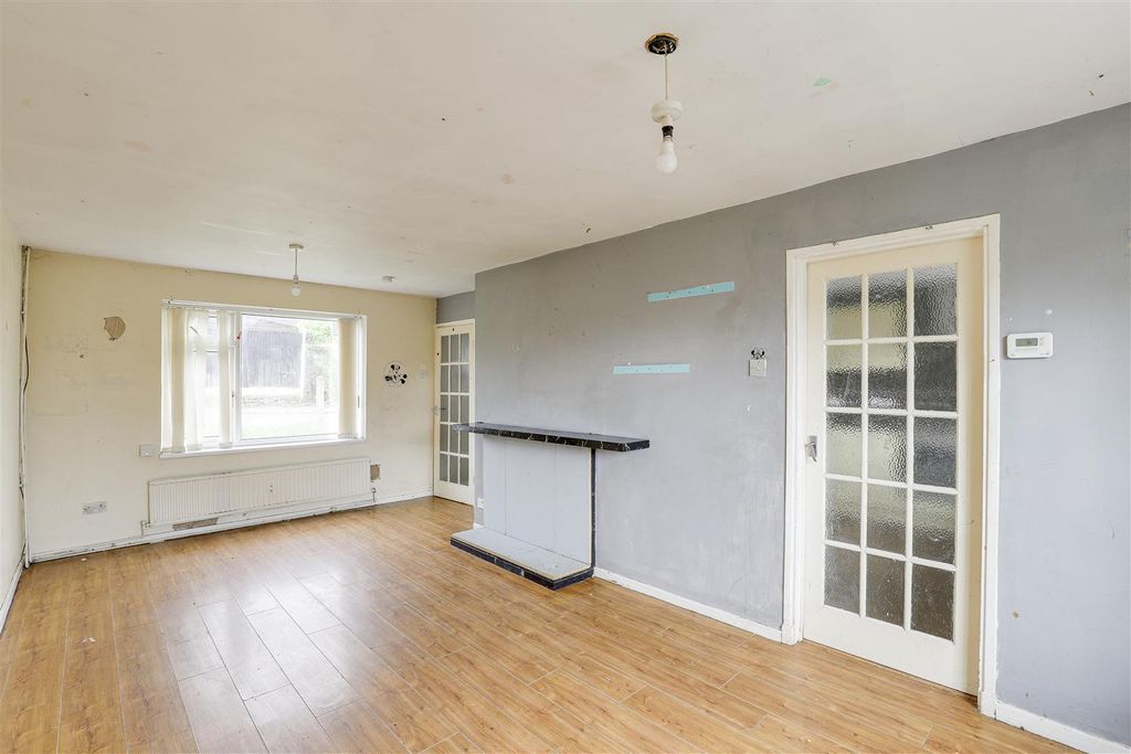 Property photo 3 of 13 7317.Jpg