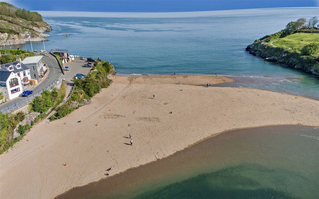 Property photo 3 of 30 Aberporth Beach