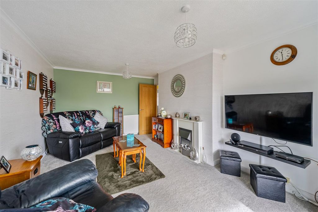 Property photo 3 of 14 Living Room