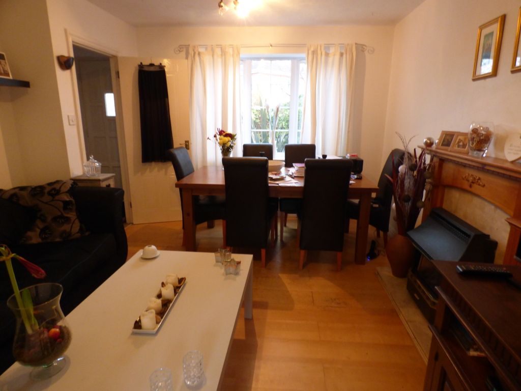 Property photo 2 of 10 Living Room