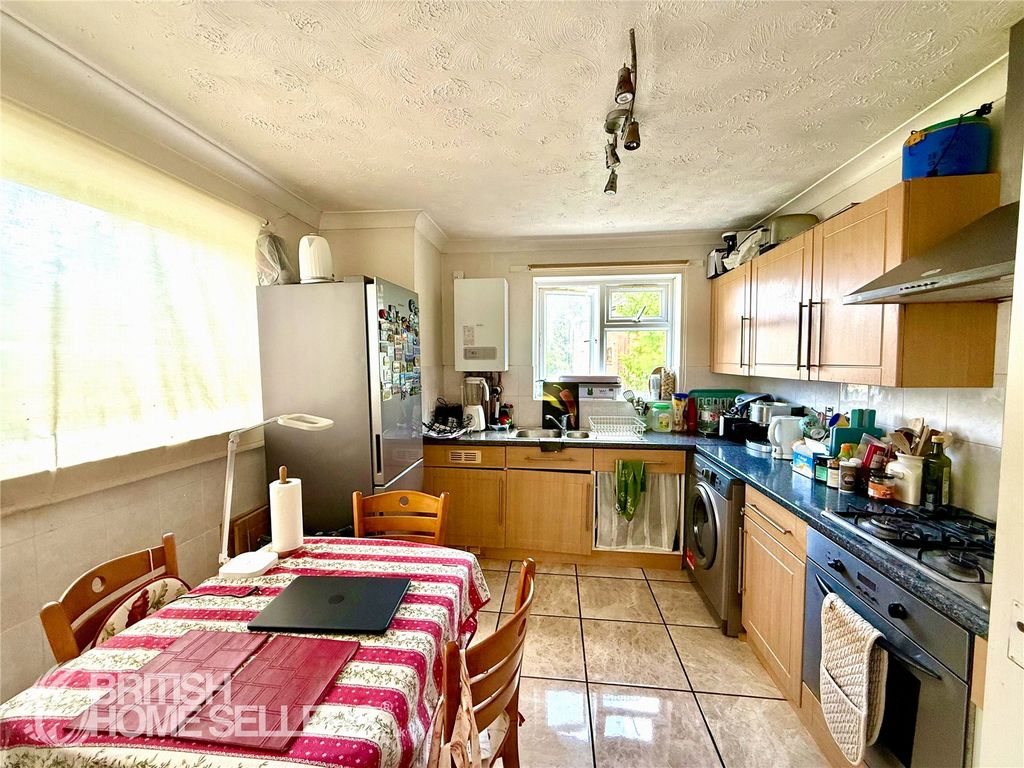 Property photo 2 of 9 Picture No. 23