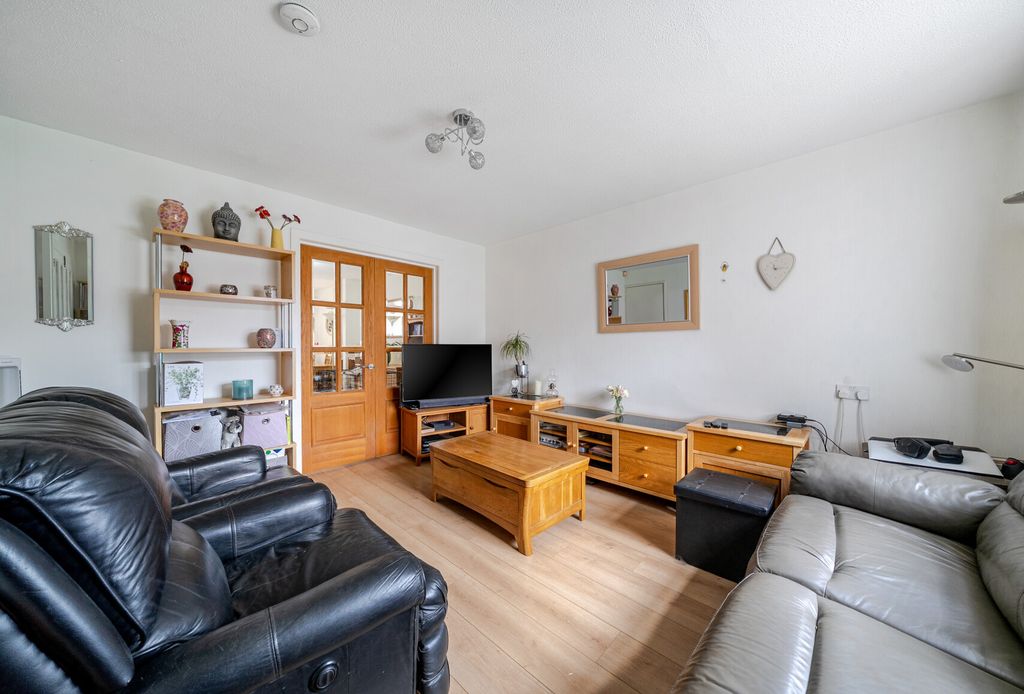 Property photo 3 of 18 Picture 3