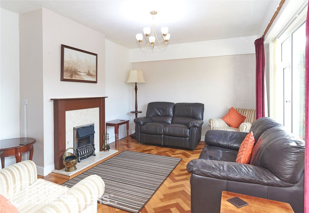 Property photo 2 of 17 Picture No. 12