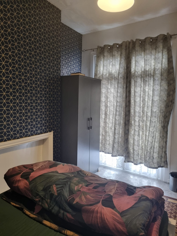 Property photo 3 of 6