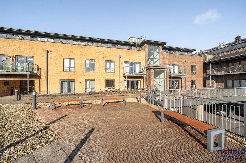 Property photo 1 of 12 0A7ee5B78Bba4A16Bafd76Ff9B2Db187