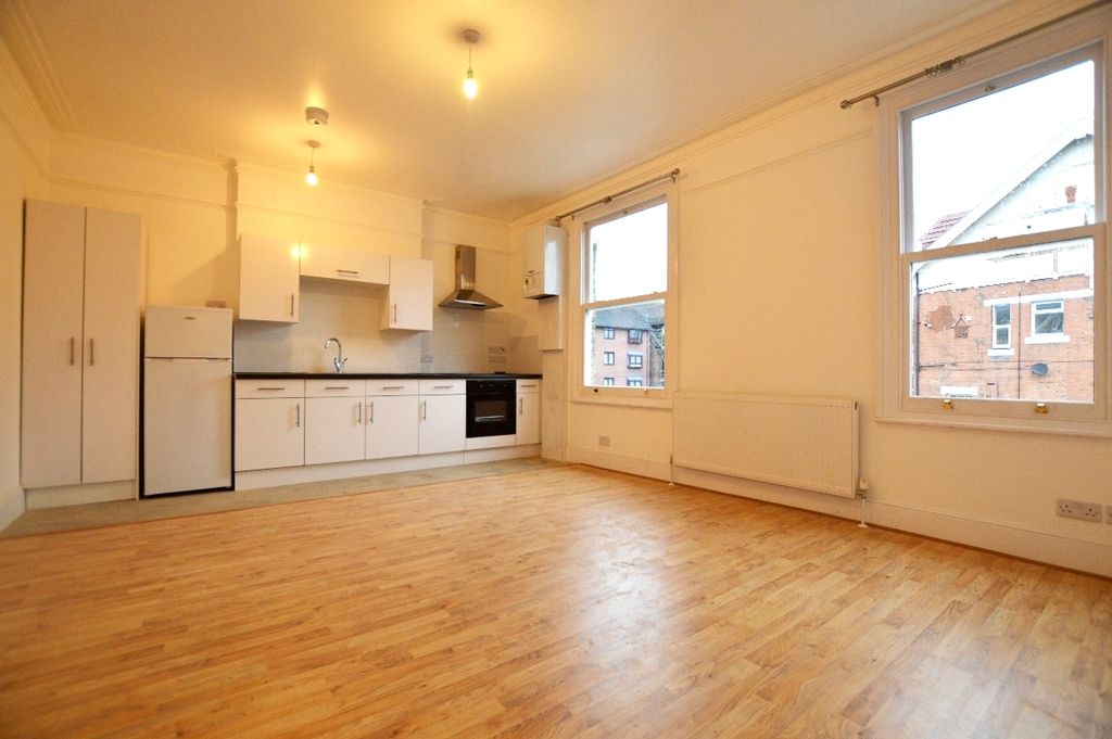 Property photo 2 of 4 Reception&Kitchen...