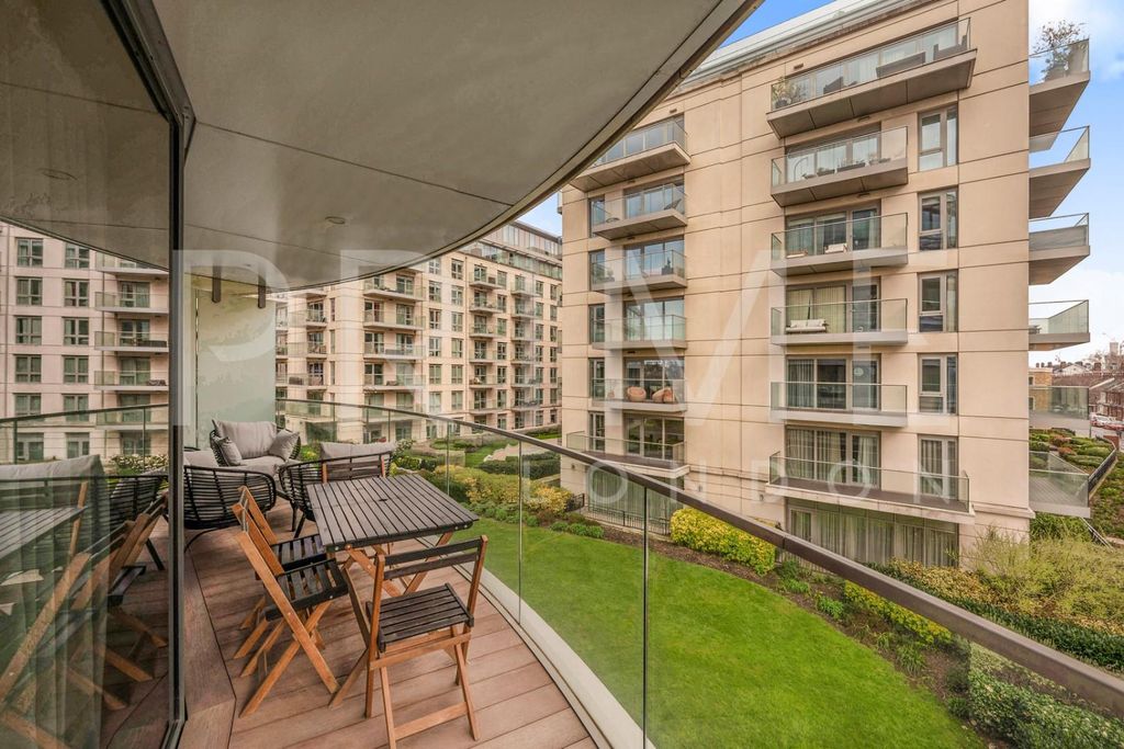 Property photo 3 of 18 Fp18.Jpg