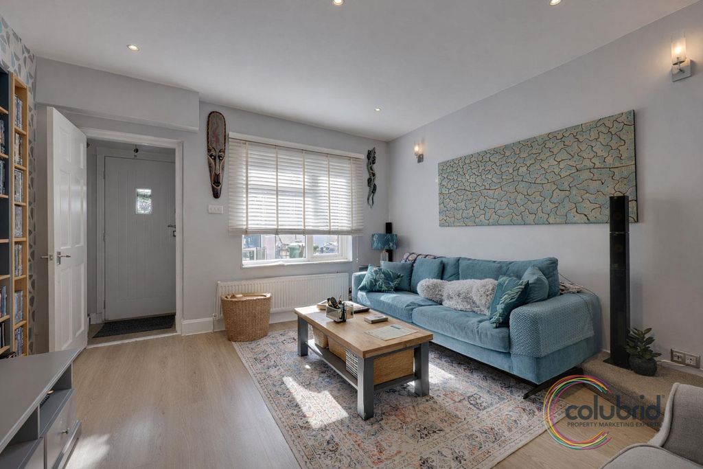 Property photo 3 of 18