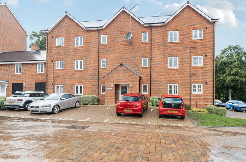 Property photo 1 of 19 1354344-19-68c43B...