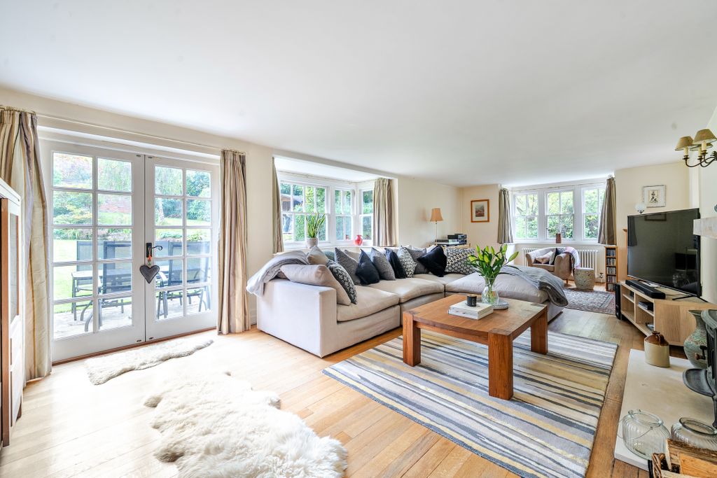 Property photo 2 of 28