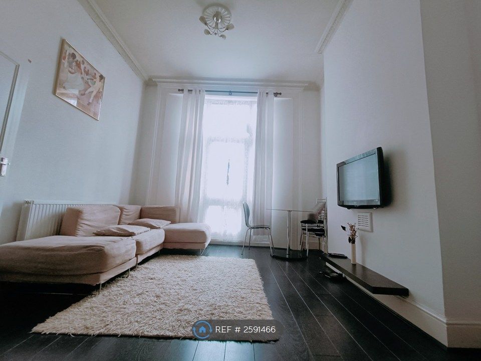 Property photo 1 of 16 Lounge View1