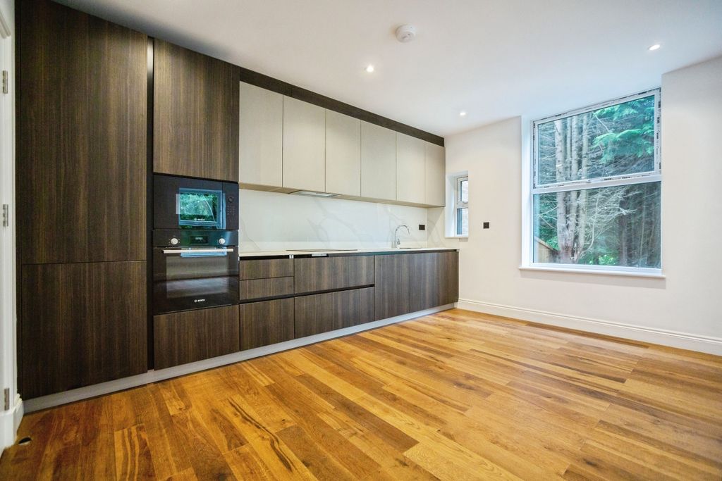 Property photo 2 of 17 Kitchen