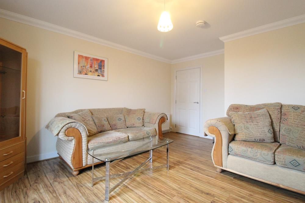 Property photo 3 of 9 Lounge