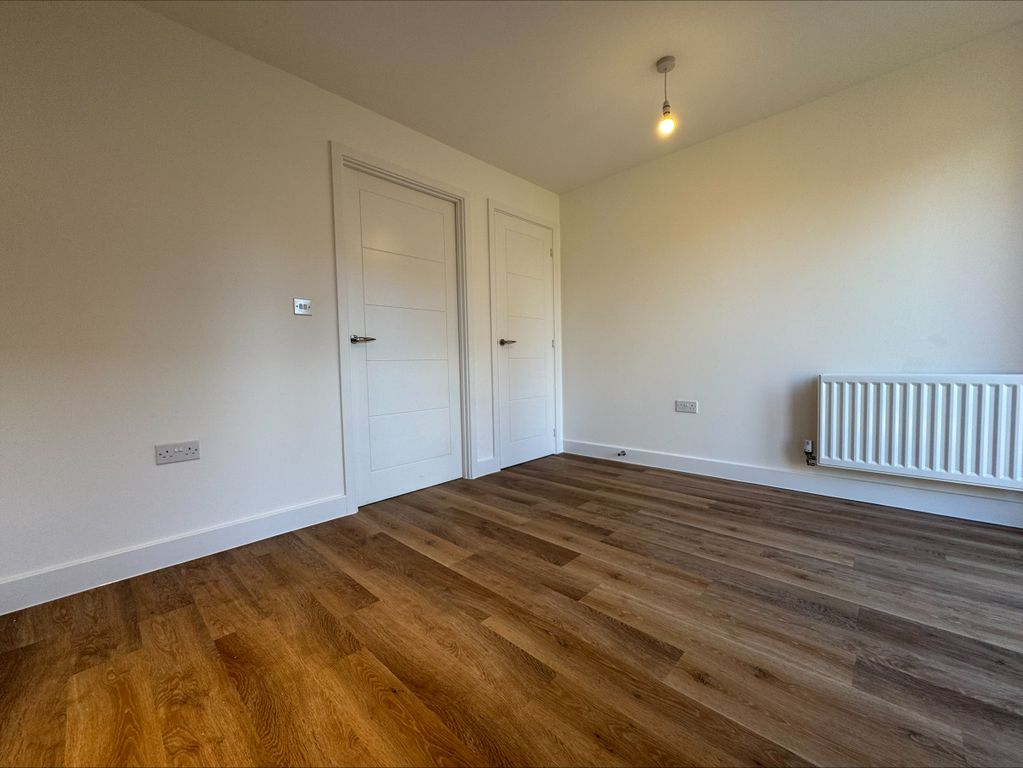 Property photo 3 of 17 Image
