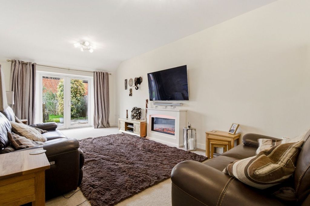 Property photo 3 of 32