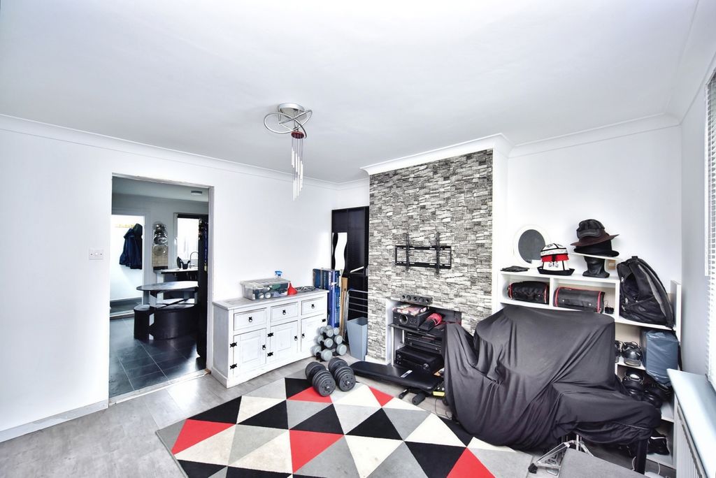 Property photo 3 of 20 Pbox-Img.Jpg