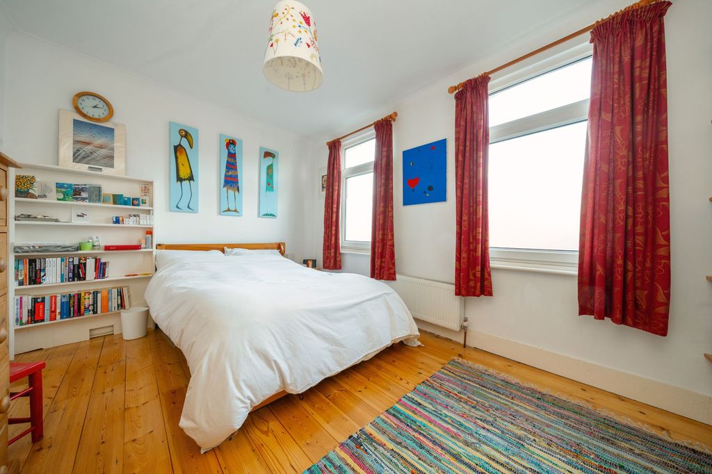 Property photo 3 of 8