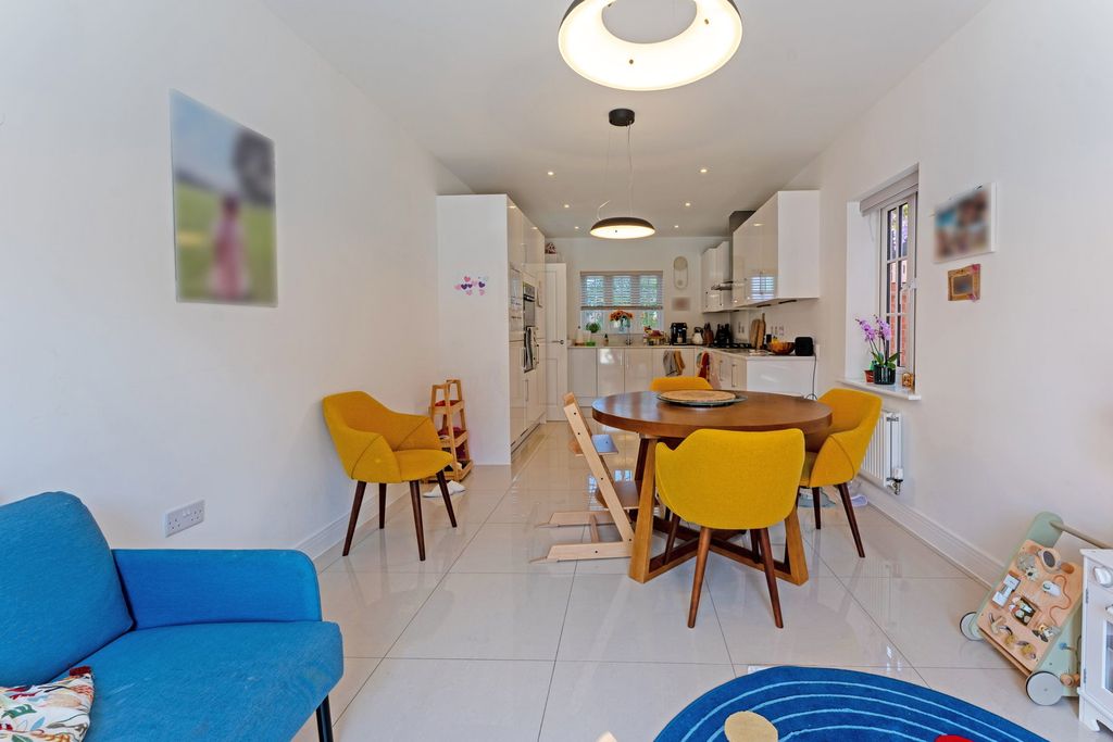 Property photo 3 of 25