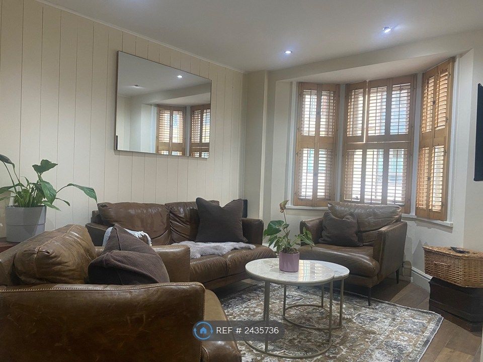 Property photo 1 of 32