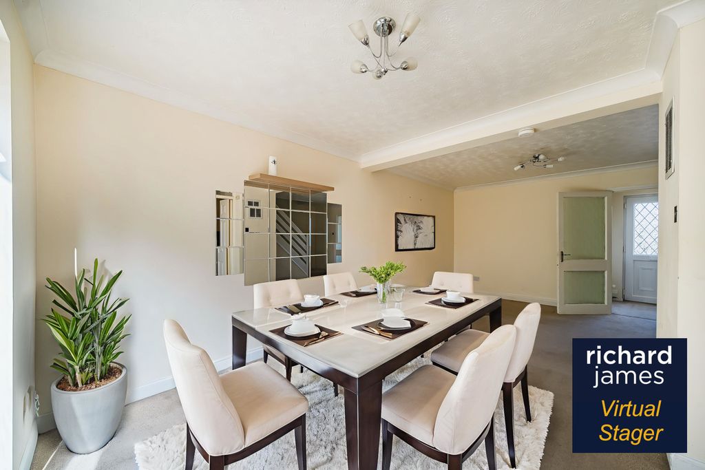 Property photo 3 of 11 Dingingroom