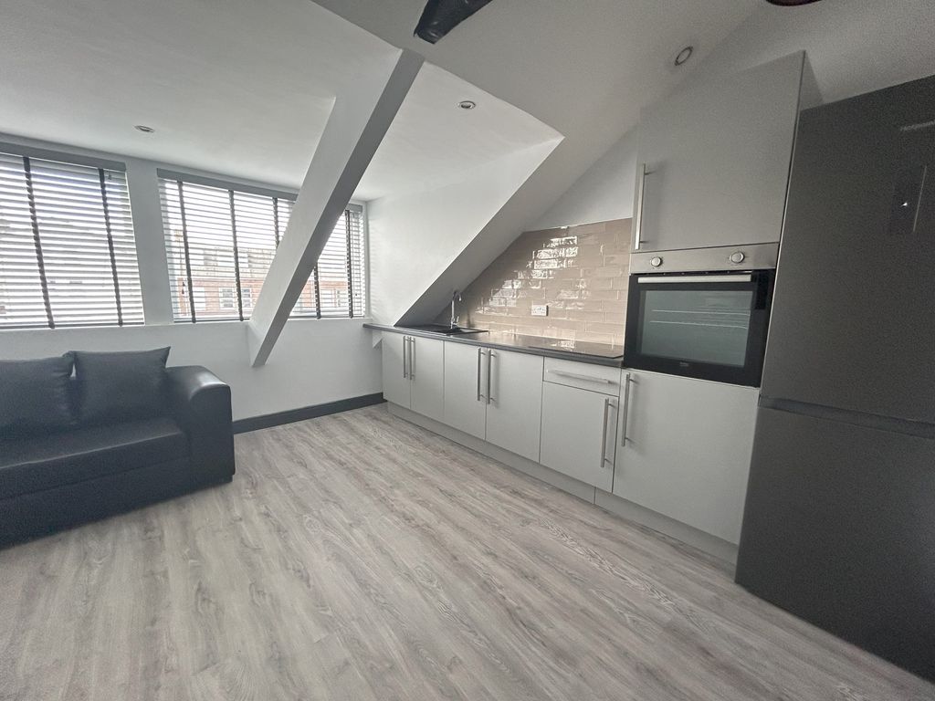 Property photo 1 of 8 Kitchen