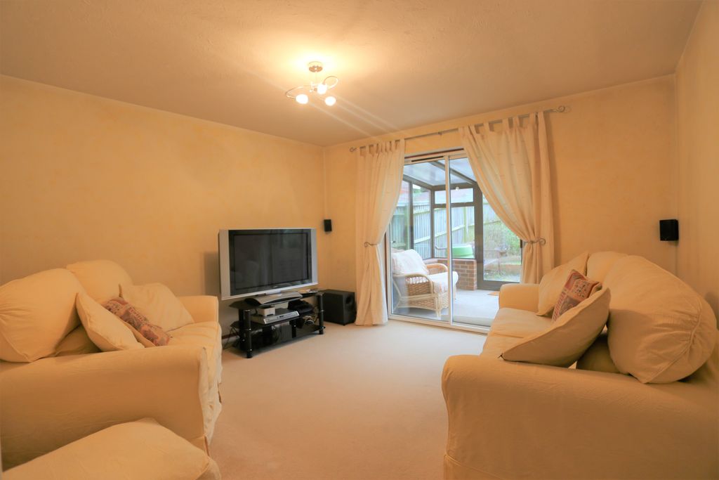 Property photo 3 of 9