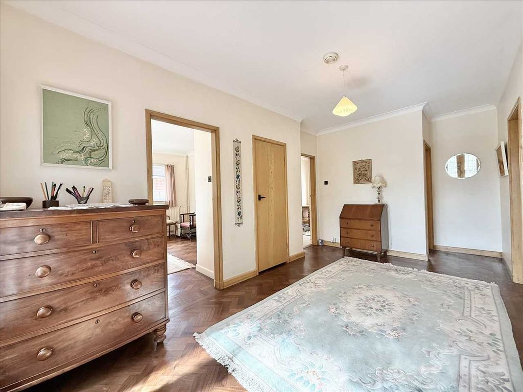 Property photo 3 of 26 Entrance Hallway