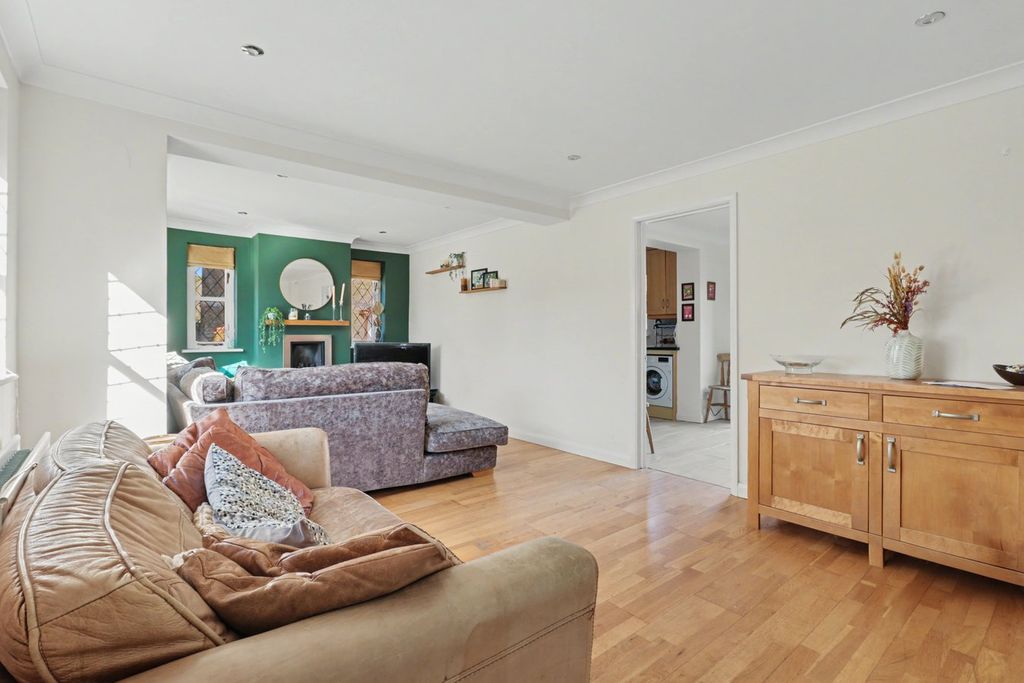 Property photo 3 of 21