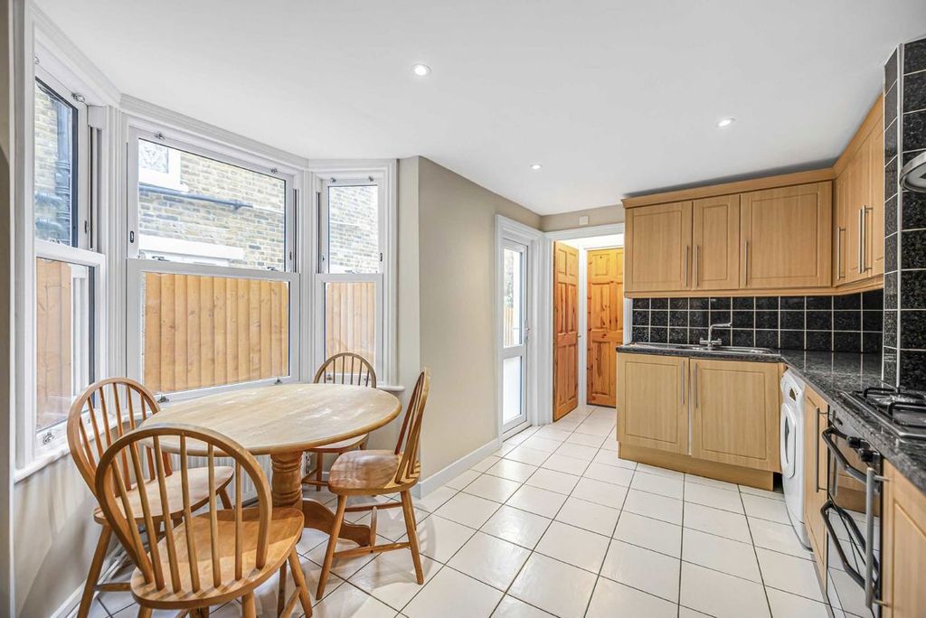 Property photo 3 of 18