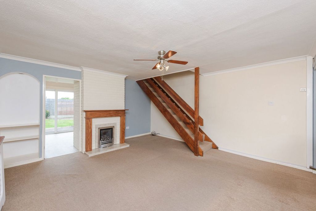 Property photo 2 of 21