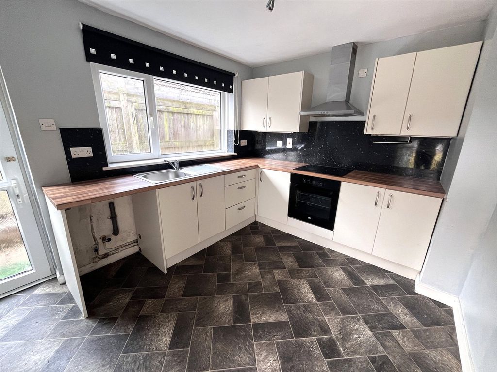 Property photo 2 of 12 Picture No. 10