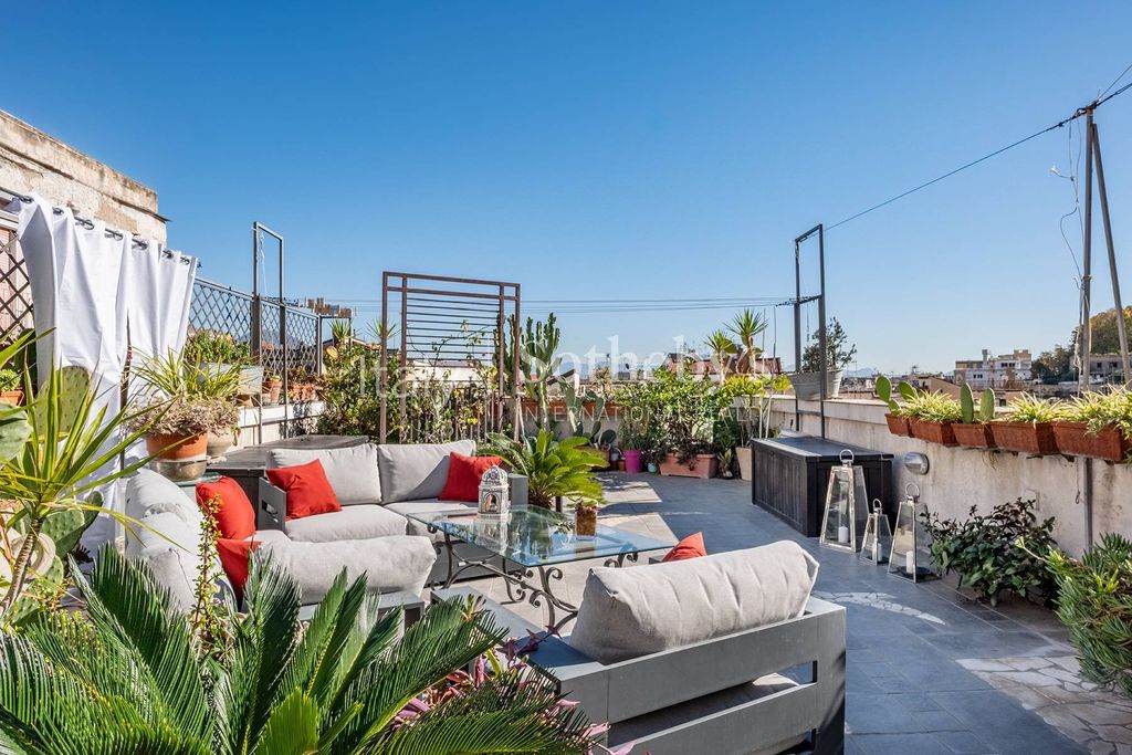 Property photo 2 of 31