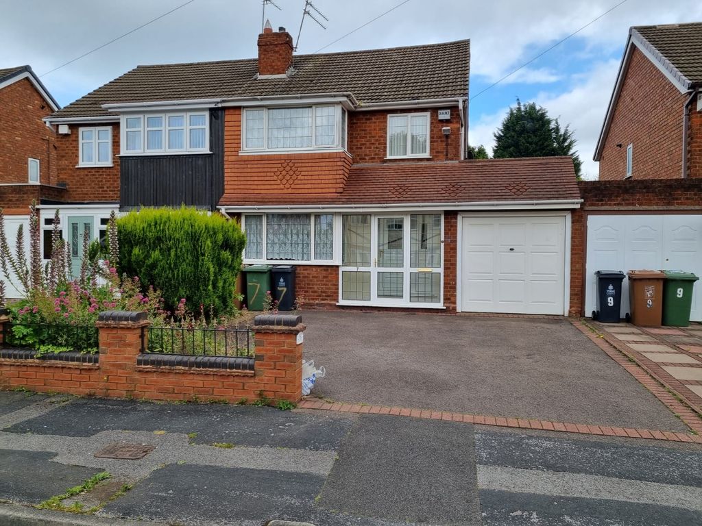 Property photo 1 of 40