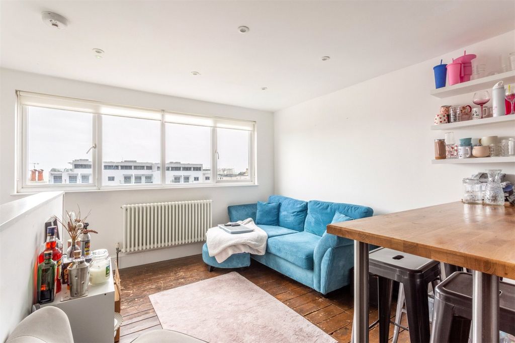 Property photo 2 of 16 Picture No. 53