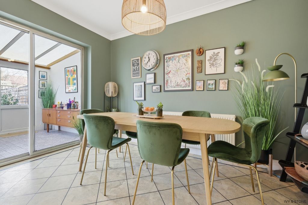 Property photo 3 of 28 4794695