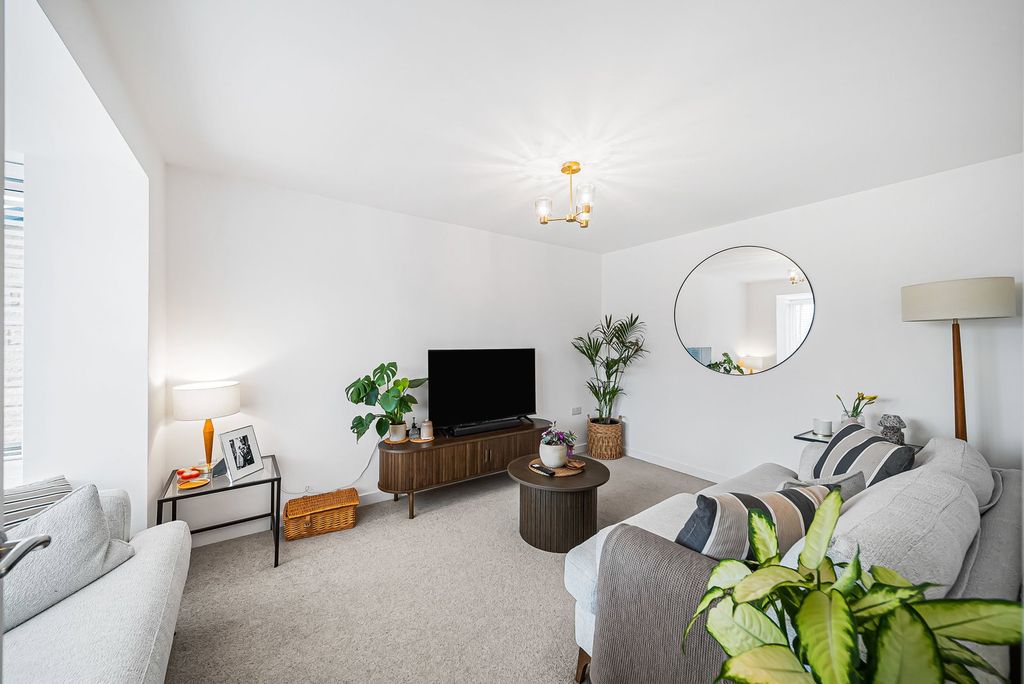 Property photo 2 of 50