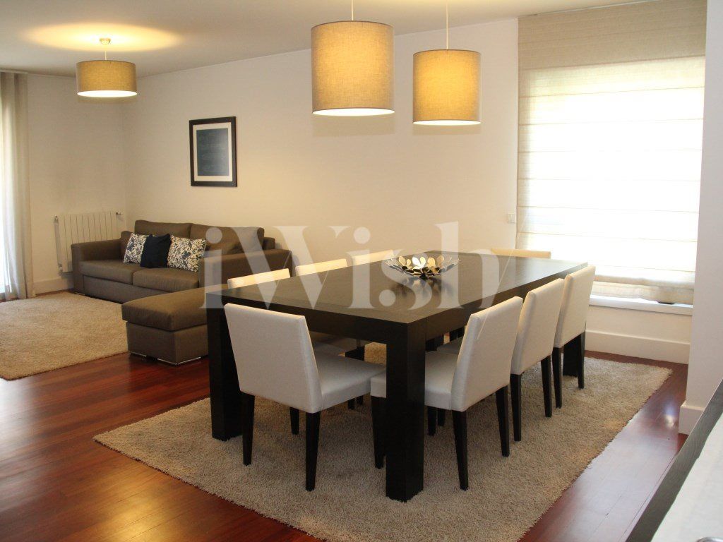 Property photo 1 of 22 Renovated 3 Bedroom Flat With Balcony, Garage And Storage In Ramalde, Porto