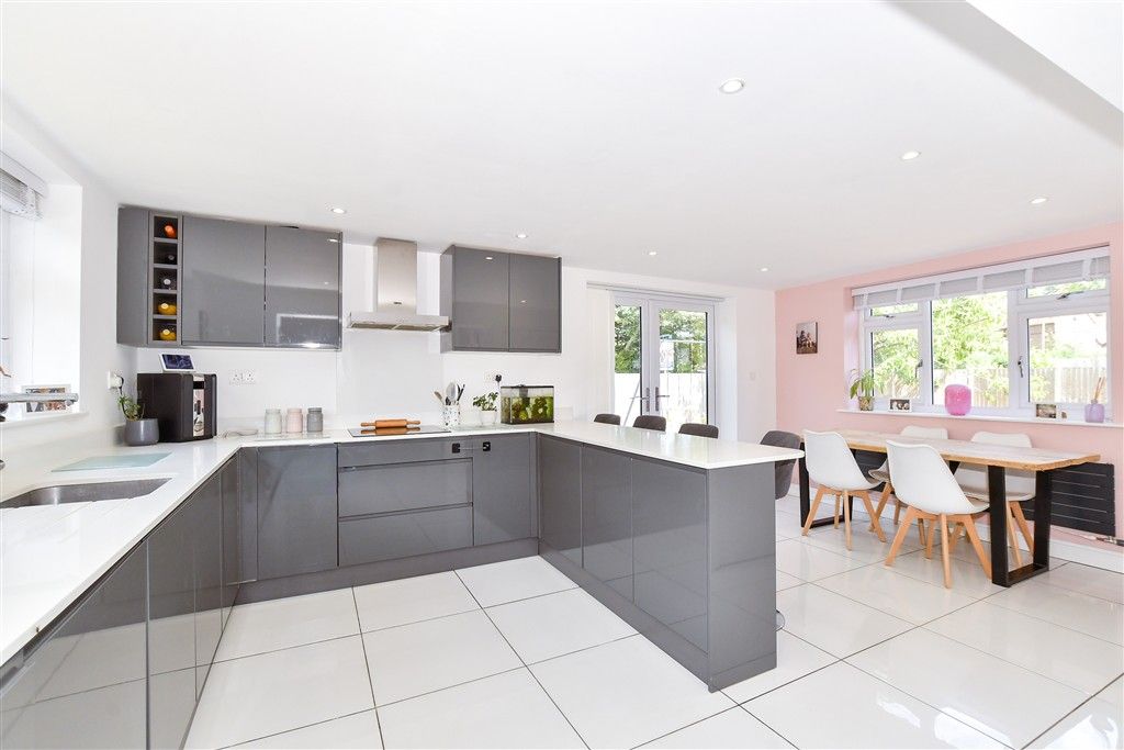 Property photo 3 of 18 Kitchen/Diner