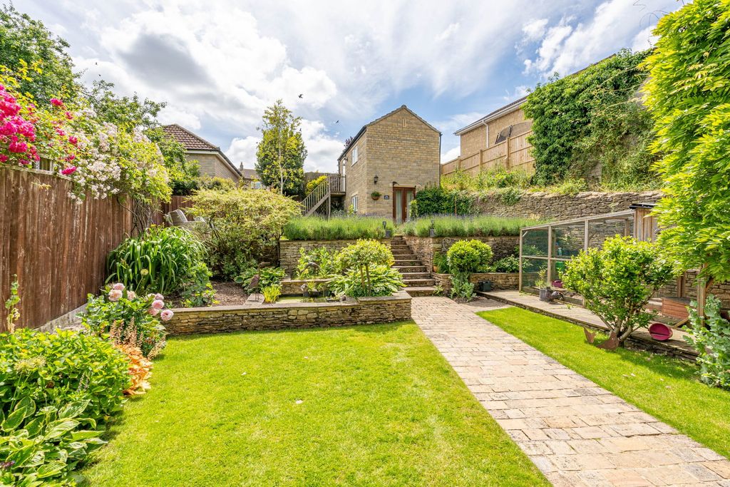 Property photo 3 of 18