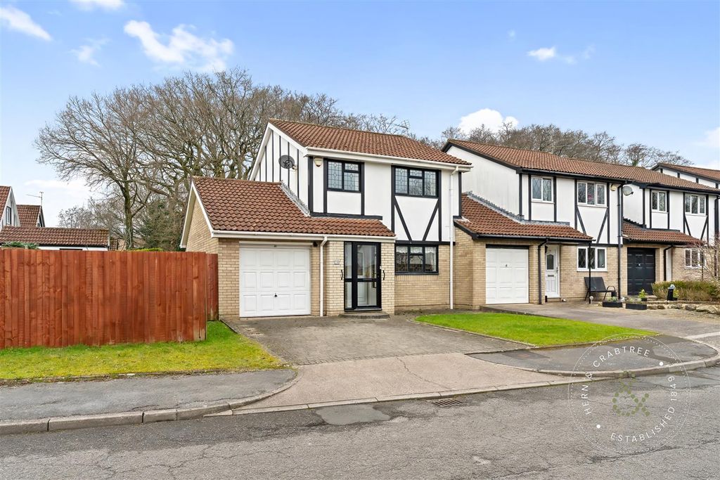 Property photo 1 of 28 Norwood, Thornhill, Herncrabtree (2).Jpeg