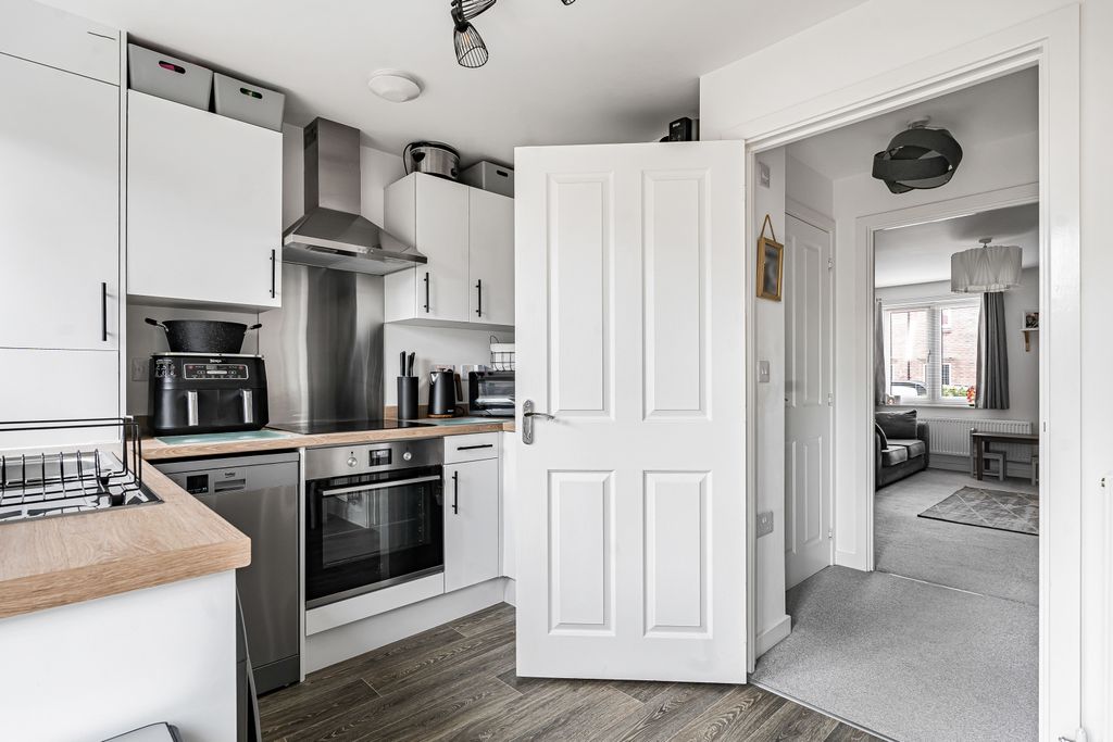 Property photo 3 of 21 2_77735