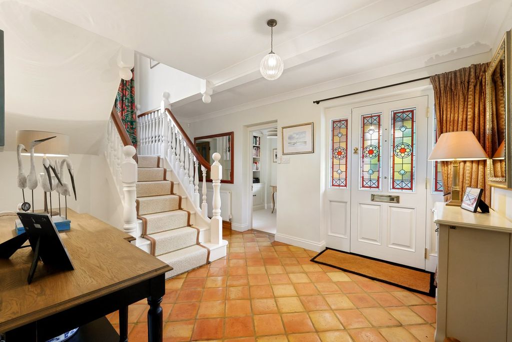 Property photo 2 of 32